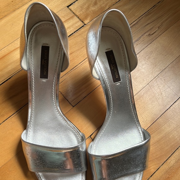 Silver 2000s Louis Vuitton Heels - Picture 2 of 6